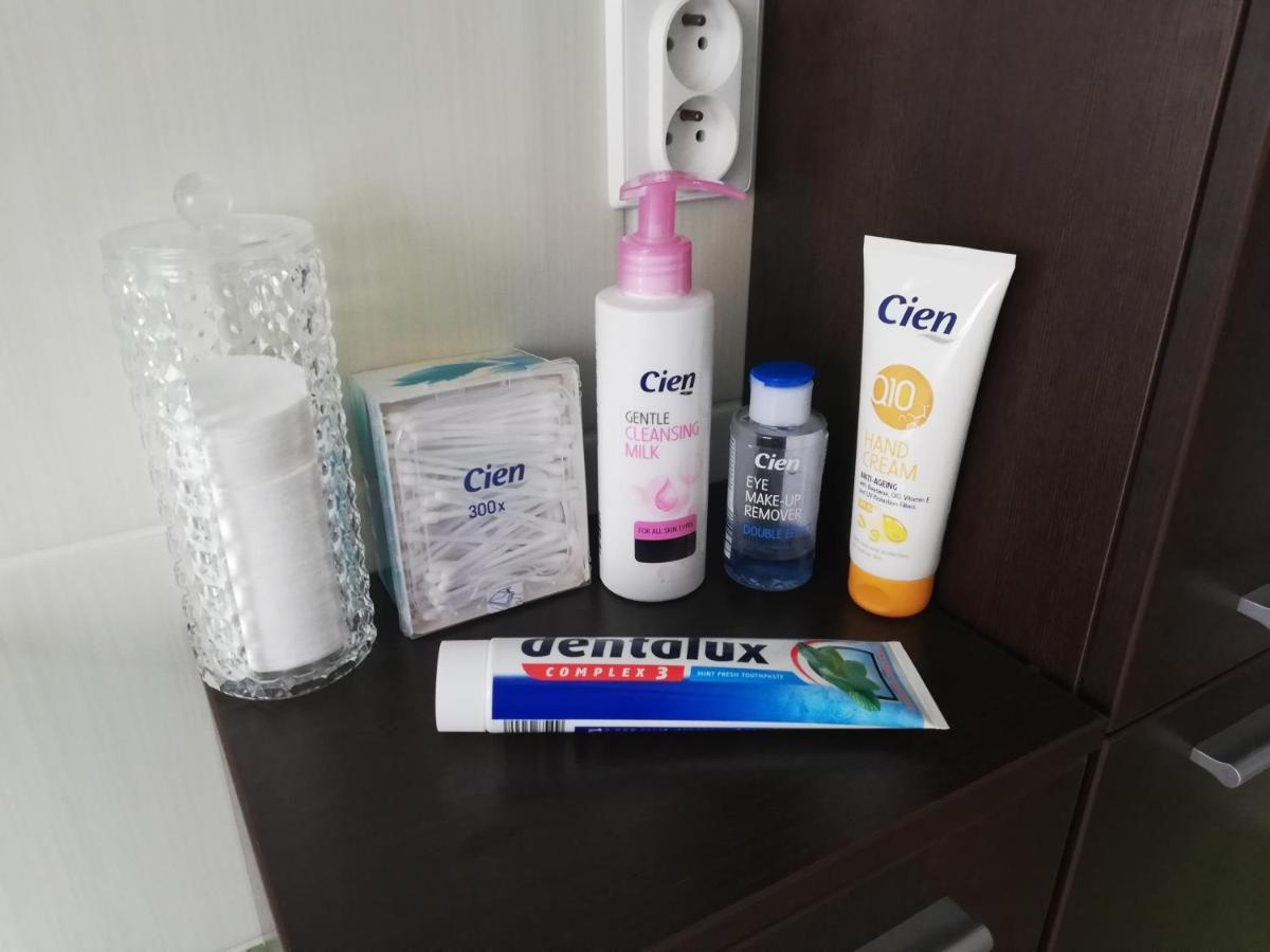 Apartman Tajov Pre 5-6 Osob, Privatne Parkovanie A Terasa Екстер'єр фото
